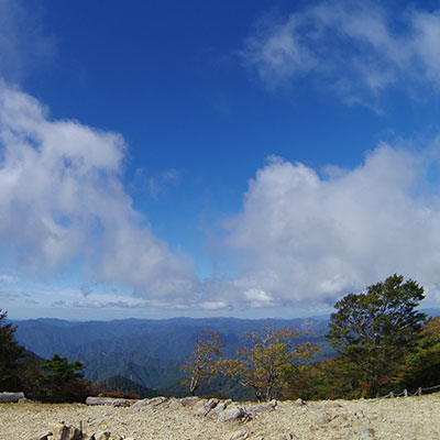 大台ヶ原から眼下に見えるのは台高山脈